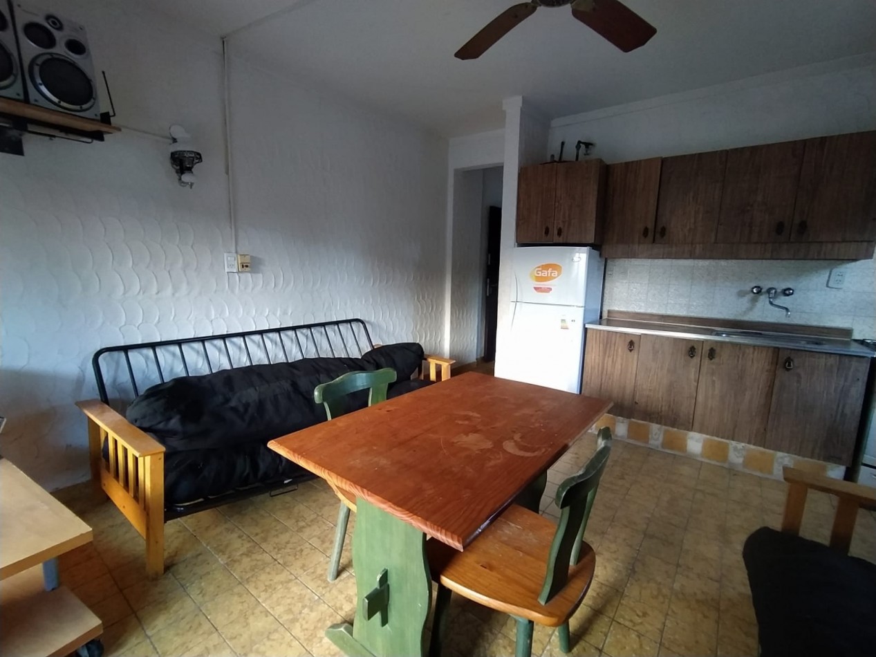 DEPARTAMENTO 2 AMBIENTES A REFACCIONAR