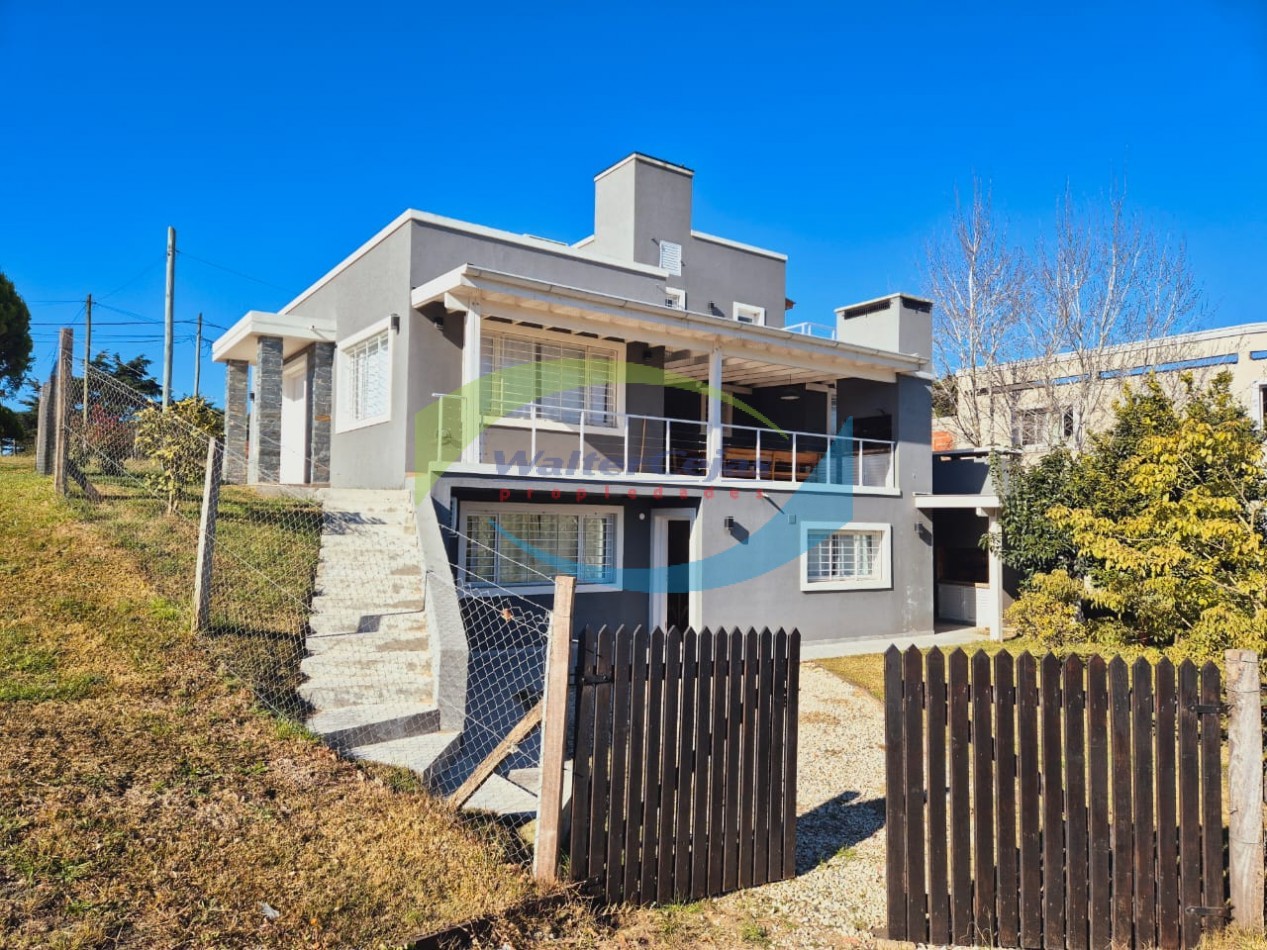 Venta de Casa con departamento en Ostende