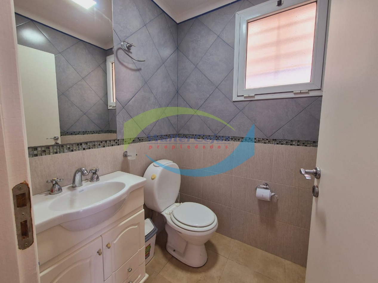 Venta de Casa con departamento en Ostende