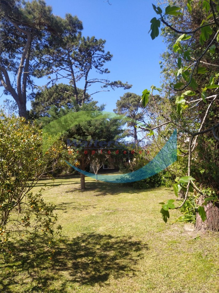 IMPORTANTE CHALET 4 AMBIENTES EN ZONA RESIDENCIAL DE GESELL - APTA CREDITO BANCARIO -