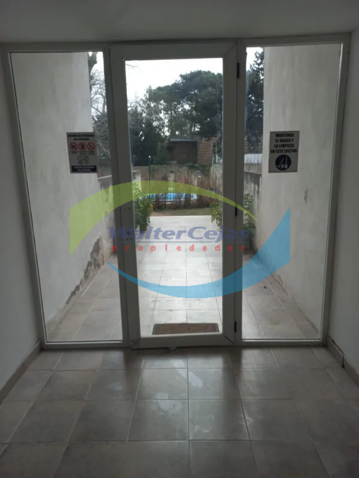 DEPARTAMENTO 2 AMBIENTES EN EL CENTRO DE GESELL - PLANTA BAJA - TODOS LOS SERVICIOS