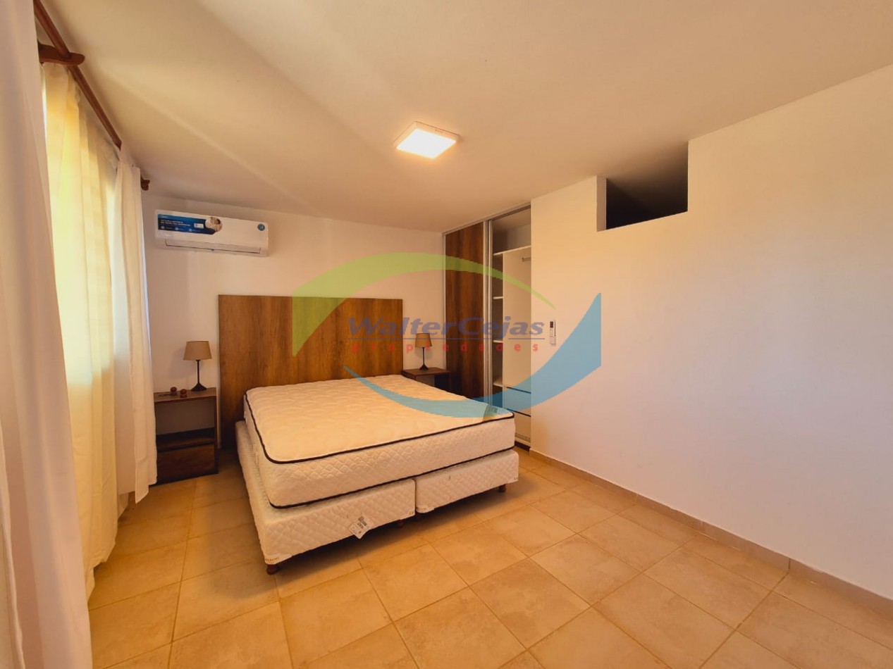 Venta de Casa con departamento en Ostende