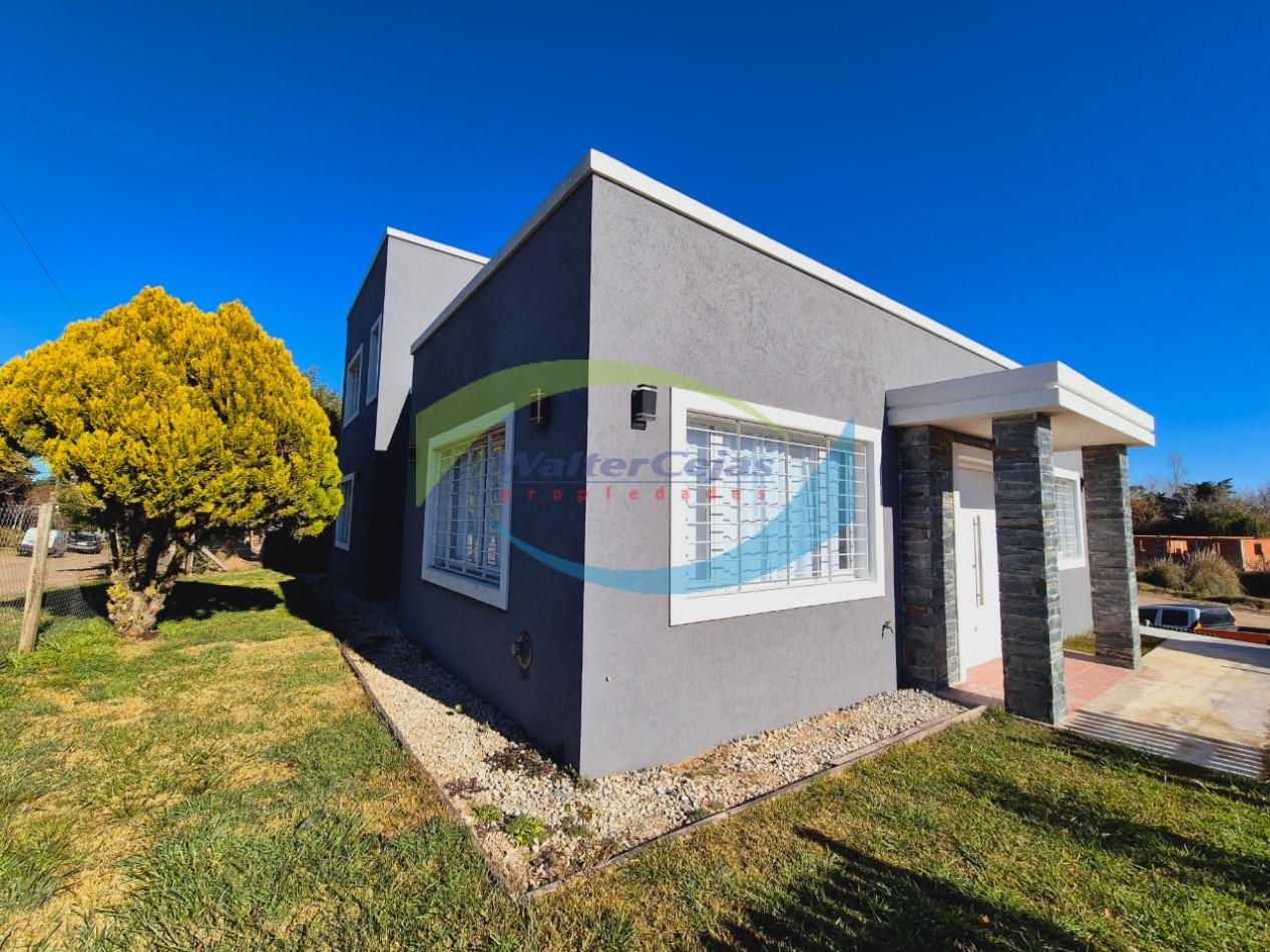 Venta de Casa con departamento en Ostende