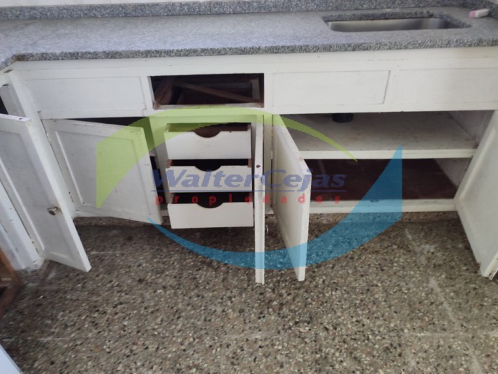 CASA A REFACCIONAR - ZONA CENTRO - SOBRE LOTE MULTIFAMILIAR / HOTELERO