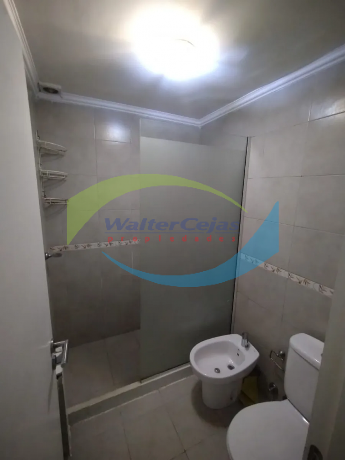 DEPARTAMENTO 2 AMBIENTES EN EL CENTRO DE GESELL - PLANTA BAJA - TODOS LOS SERVICIOS