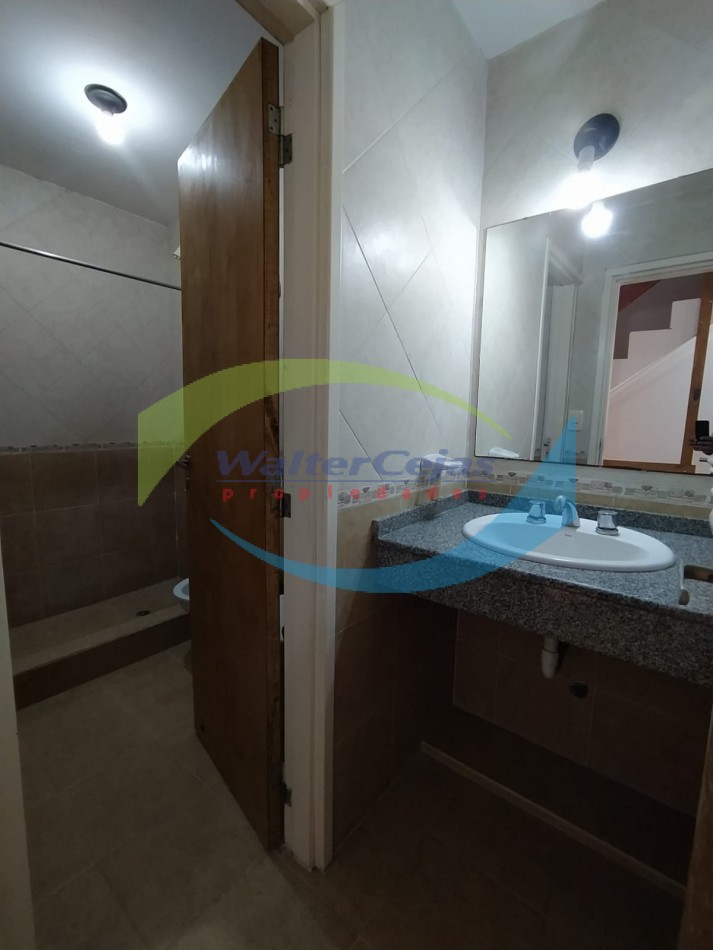 TRIPLEX 4 AMBIENTES - TODOS LOS SERVICIOS - 50 MTS DEL MAR  -  6 UNIDADES DISPONIBLES 