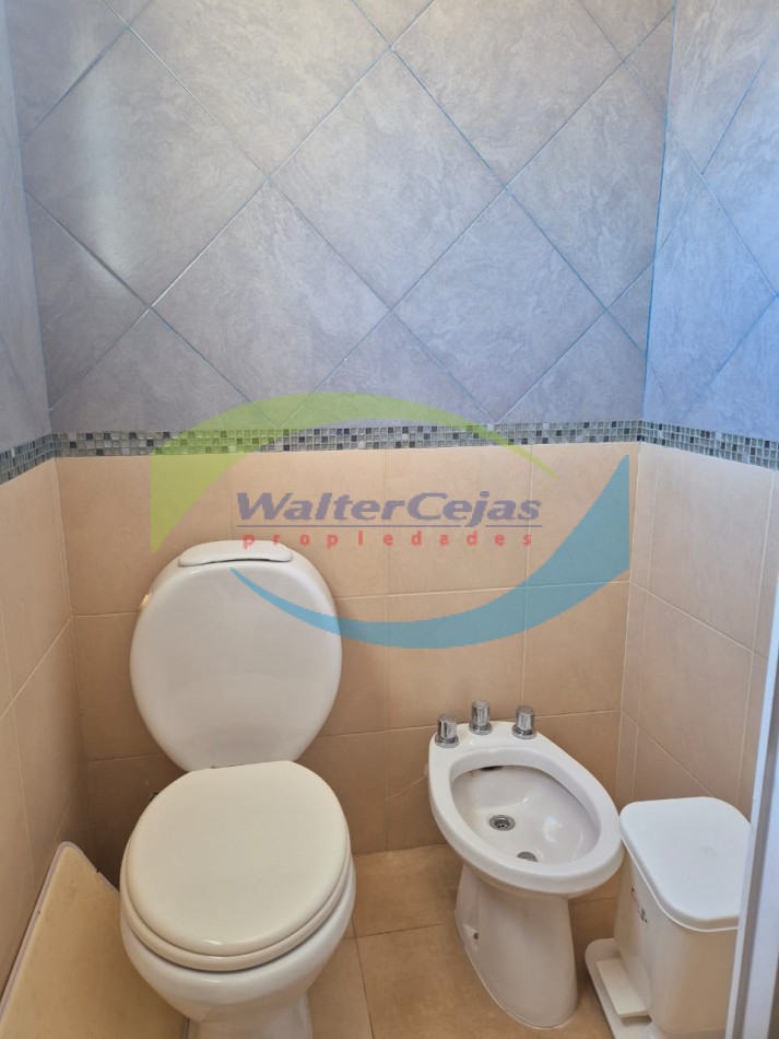 Venta de Casa con departamento en Ostende