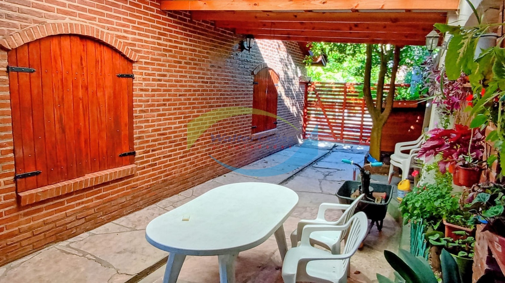 TRIPLEX DE CATEGORIA EN BARRIO NORTE 