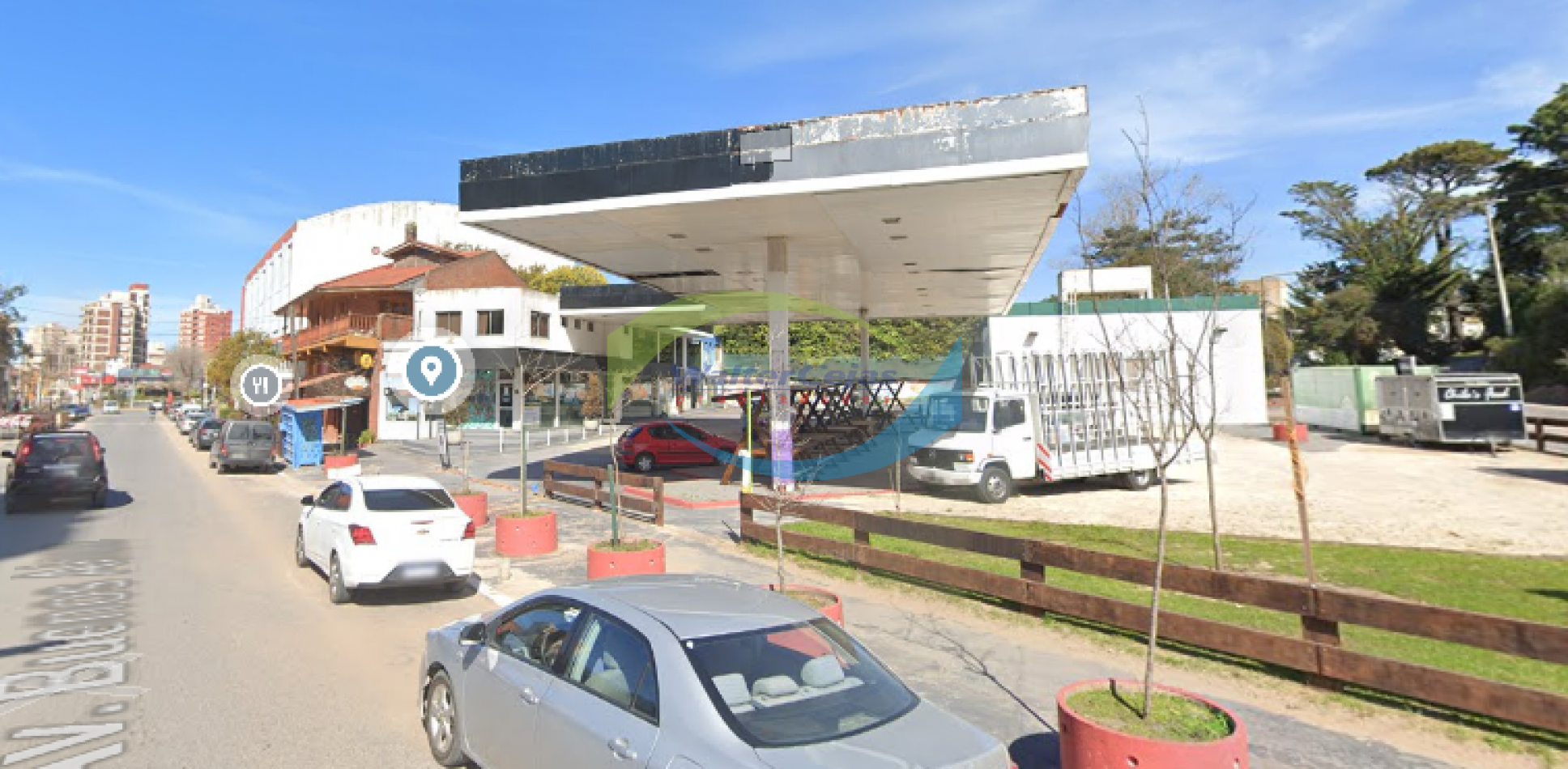 VENTA DE ESTRATEGICA ESQUINA EN EL CENTRO DE GESELL