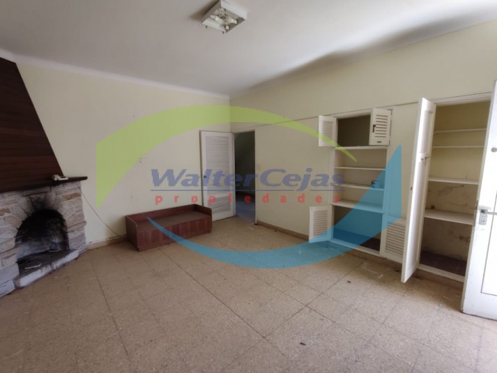 CASA A REFACCIONAR - ZONA CENTRO - SOBRE LOTE MULTIFAMILIAR / HOTELERO
