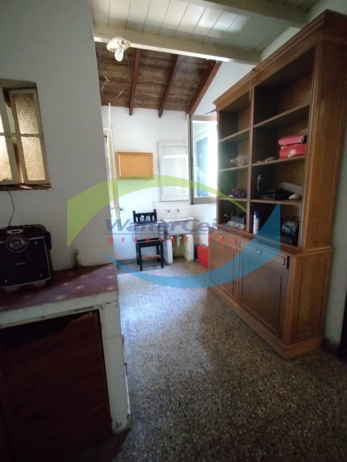 CASA EN VENTA SOBRE LOTE MULTIFAMILIAR HOTELERO