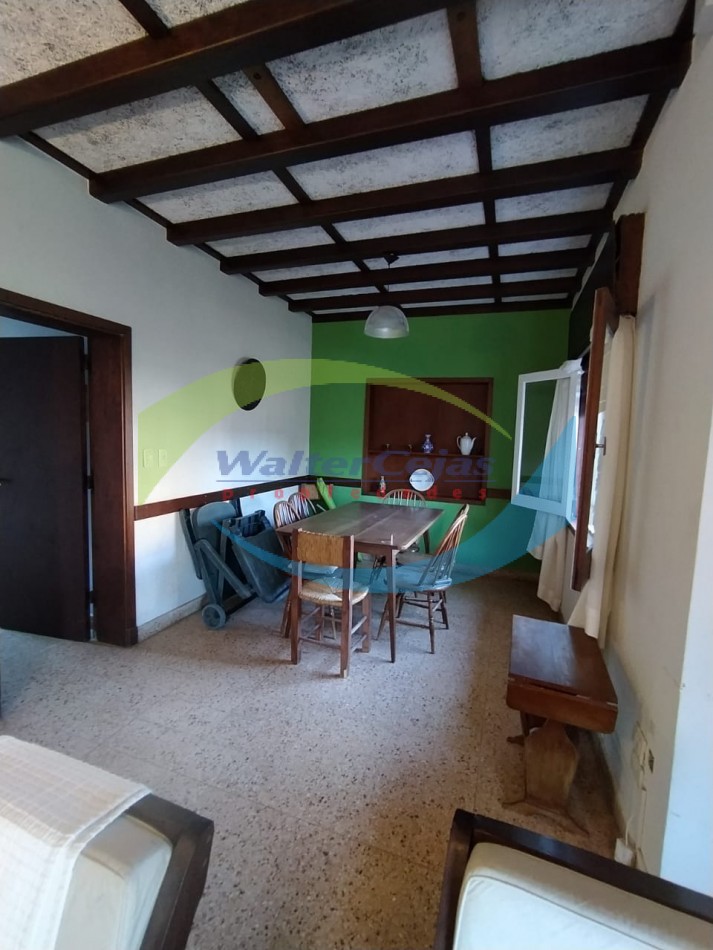 CHALET 4 AMBIENTES C/ 2 GARAGE EN ZONA CENTRICA