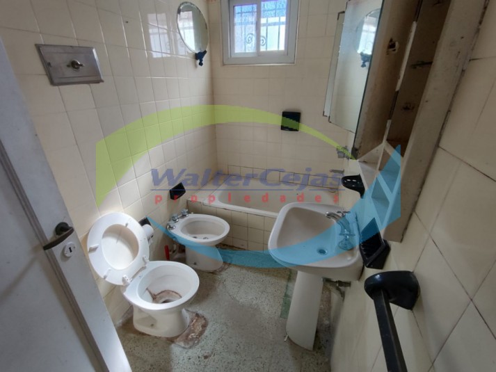 CASA A REFACCIONAR - ZONA CENTRO - SOBRE LOTE MULTIFAMILIAR / HOTELERO