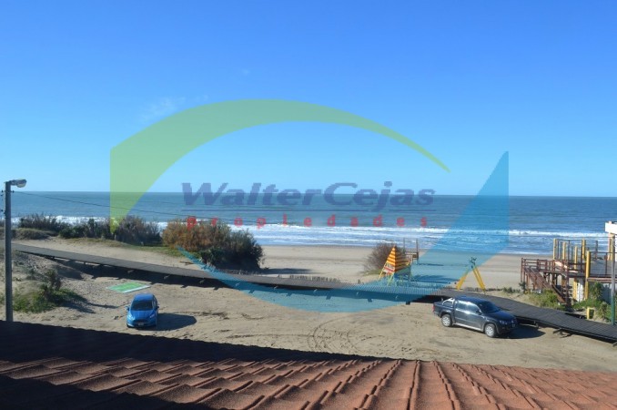 Excelente Triplex de 4 ambientes frente al mar -
