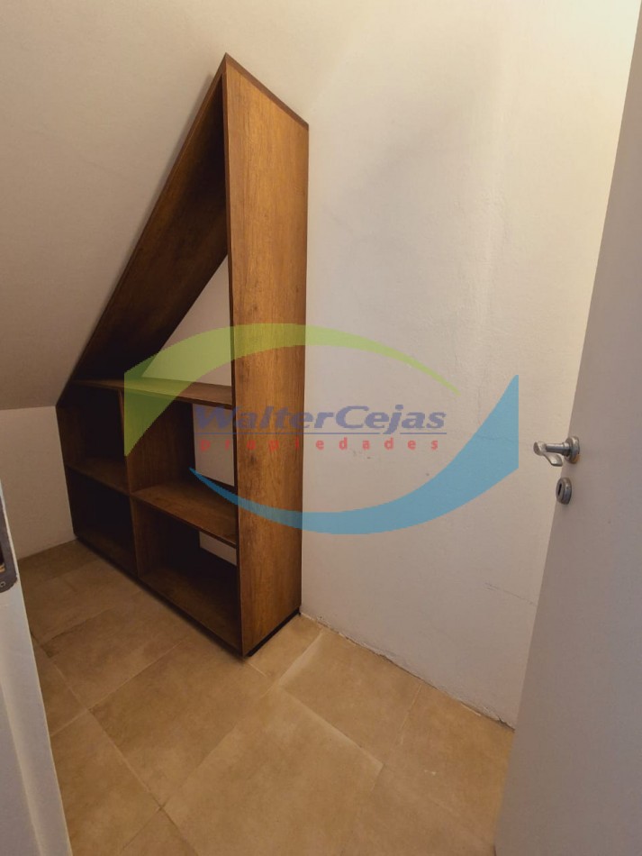 Venta de Casa con departamento en Ostende