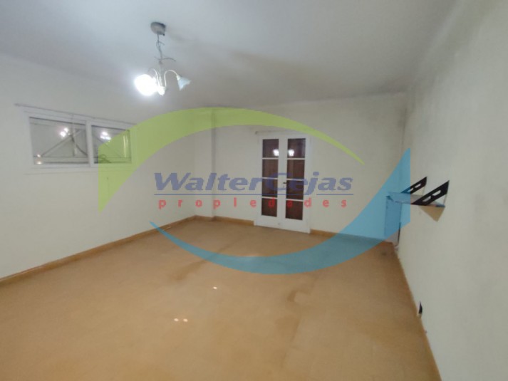 CASA A REFACCIONAR - ZONA CENTRO - SOBRE LOTE MULTIFAMILIAR / HOTELERO