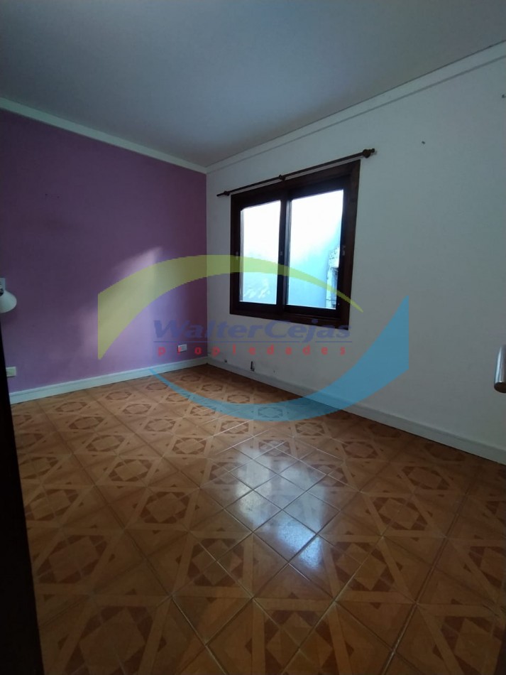 Casa 4 ambientes en Barrio la Carmencita 