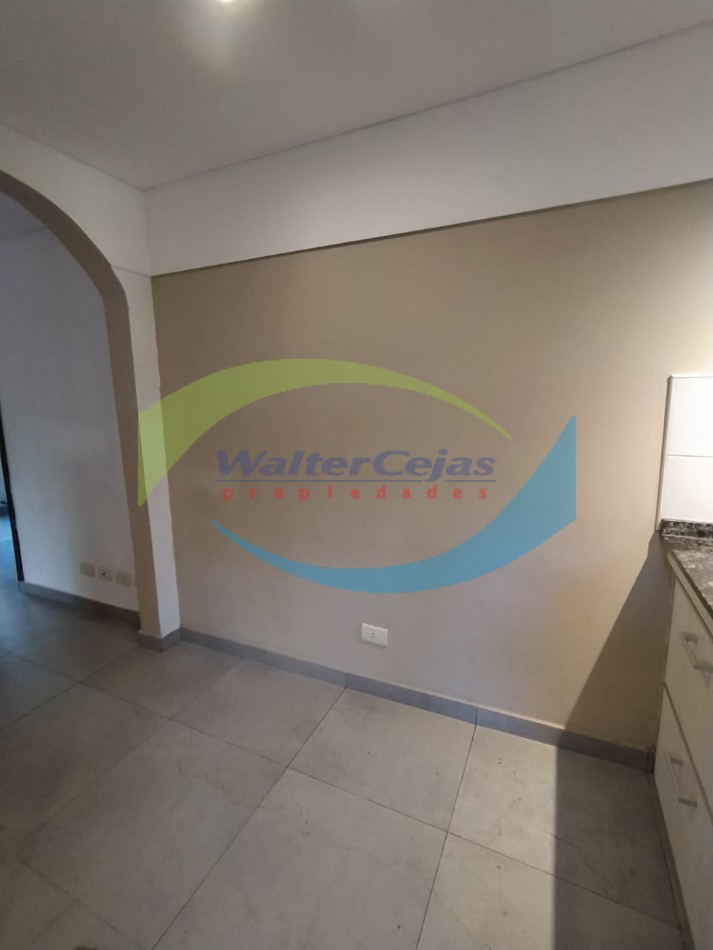 Casa 4 ambientes en Barrio la Carmencita 