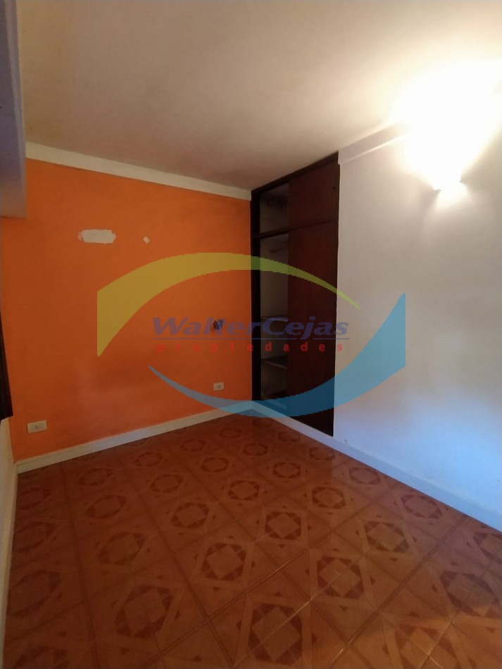 Casa 4 ambientes en Barrio la Carmencita 