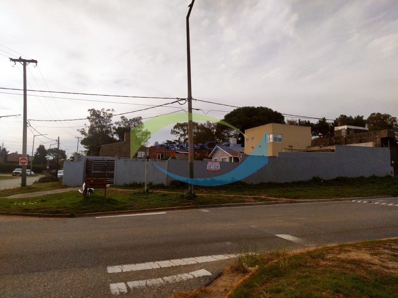 Casa en Venta en Esquina COMERCIAL