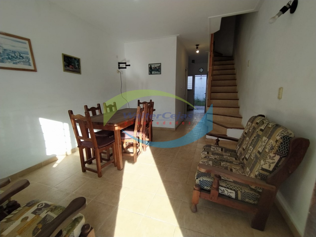 TRIPLEX 4 AMBIENTES - TODOS LOS SERVICIOS - 50 MTS DEL MAR  -  6 UNIDADES DISPONIBLES 