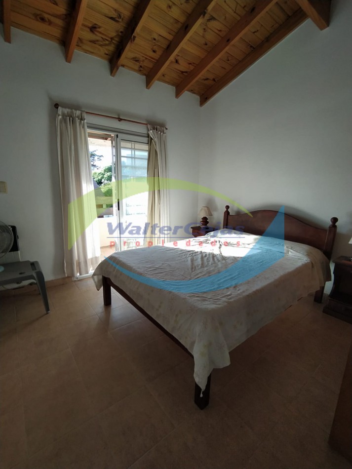 TRIPLEX 4 AMBIENTES - TODOS LOS SERVICIOS - 50 MTS DEL MAR  -  6 UNIDADES DISPONIBLES 