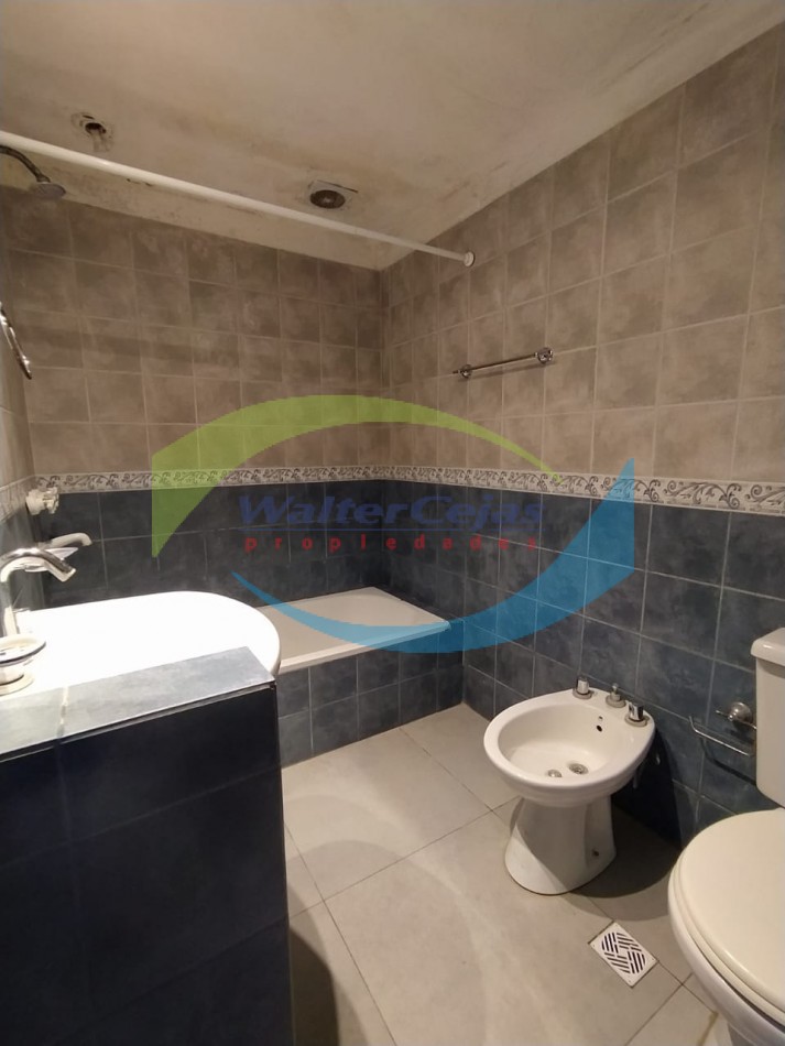 Casa 4 ambientes en Barrio la Carmencita 