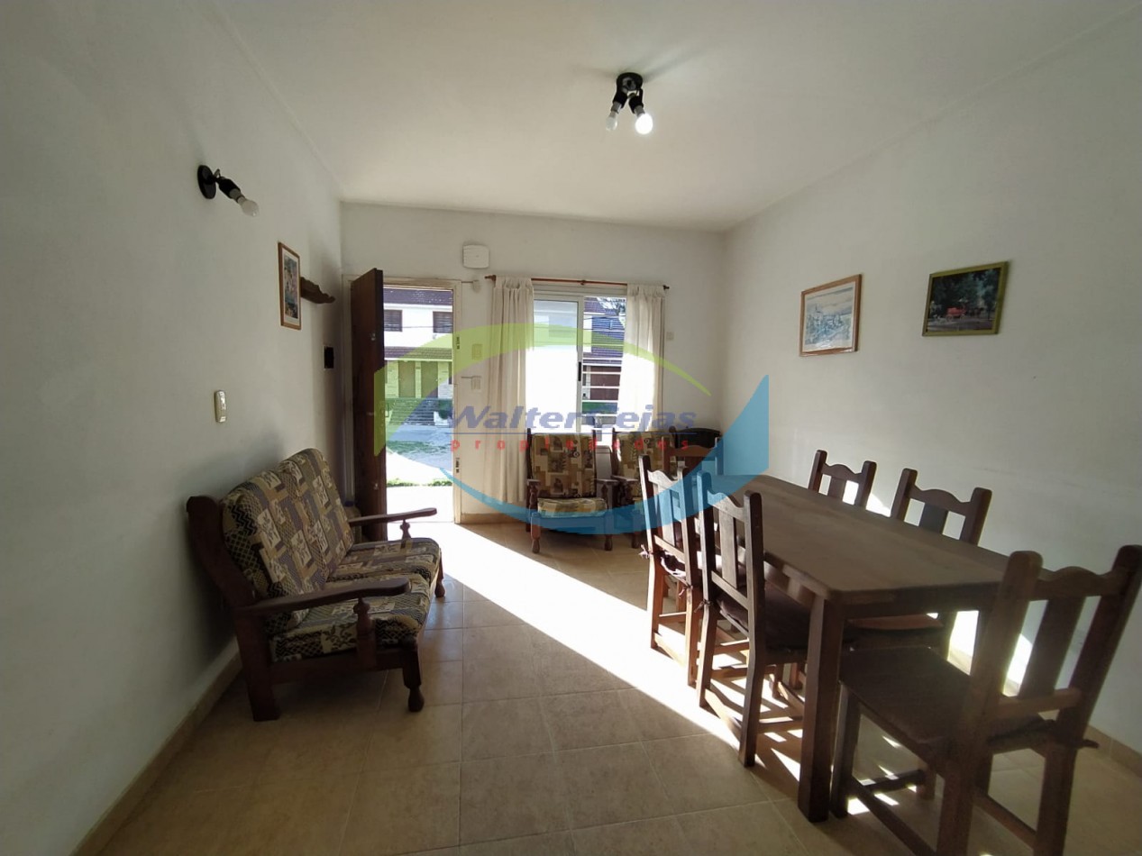 TRIPLEX 4 AMBIENTES - TODOS LOS SERVICIOS - 50 MTS DEL MAR  -  6 UNIDADES DISPONIBLES 