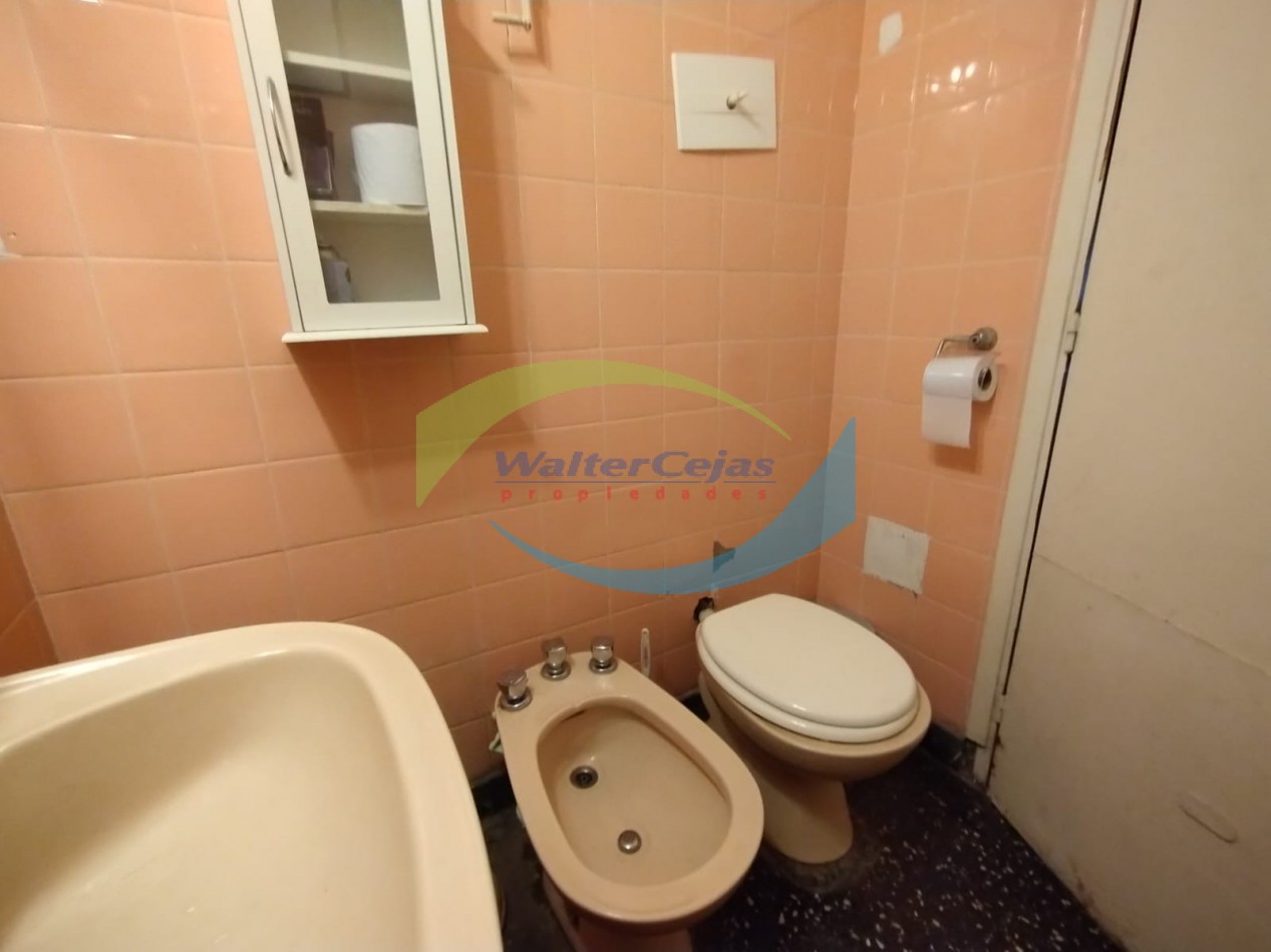 CASA EN VENTA SOBRE LOTE MULTIFAMILIAR HOTELERO