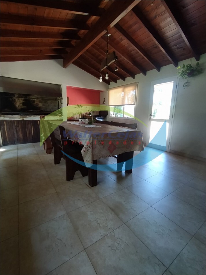 IMPORTANTE CHALET 4 AMBIENTES EN ZONA RESIDENCIAL DE GESELL - APTA CREDITO BANCARIO -