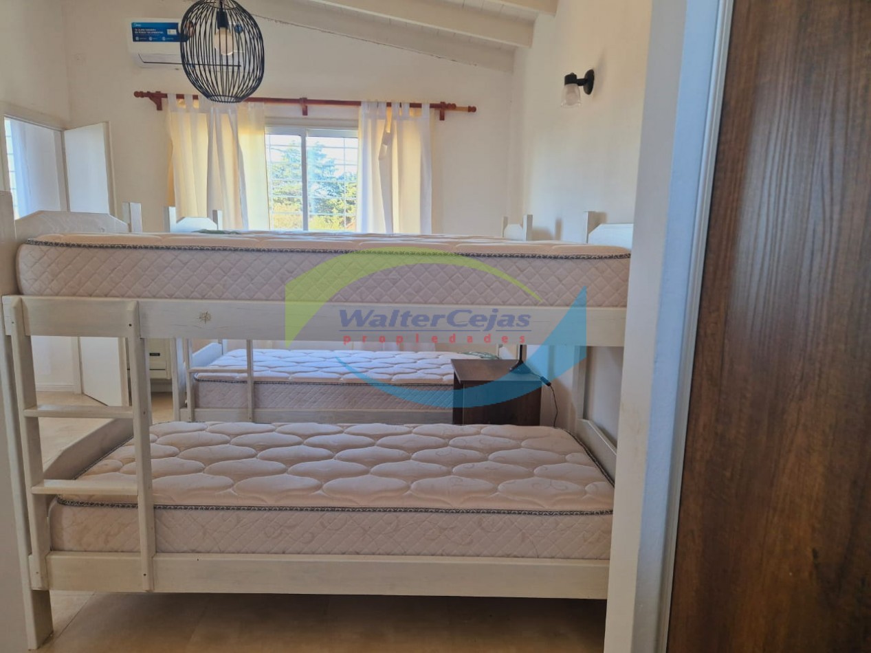 Venta de Casa con departamento en Ostende