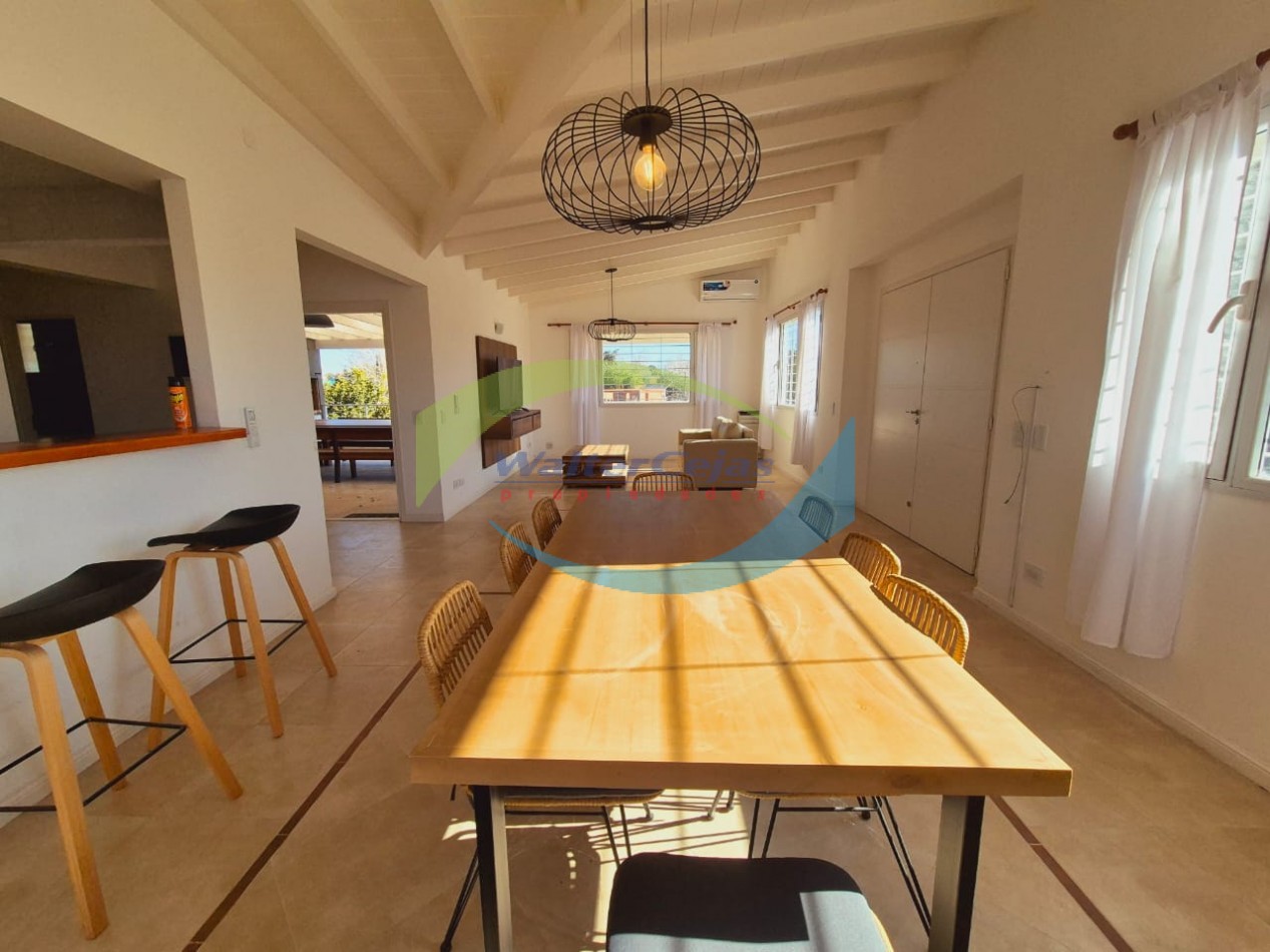 Venta de Casa con departamento en Ostende