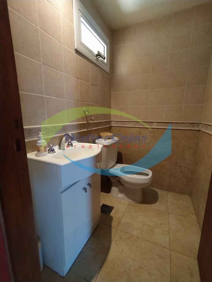 IMPORTANTE CHALET 4 AMBIENTES EN ZONA RESIDENCIAL DE GESELL - APTA CREDITO BANCARIO -