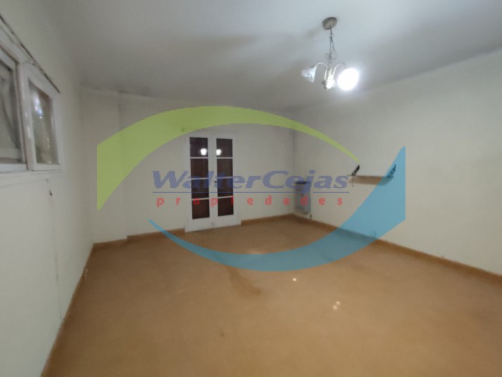 CASA A REFACCIONAR - ZONA CENTRO - SOBRE LOTE MULTIFAMILIAR / HOTELERO