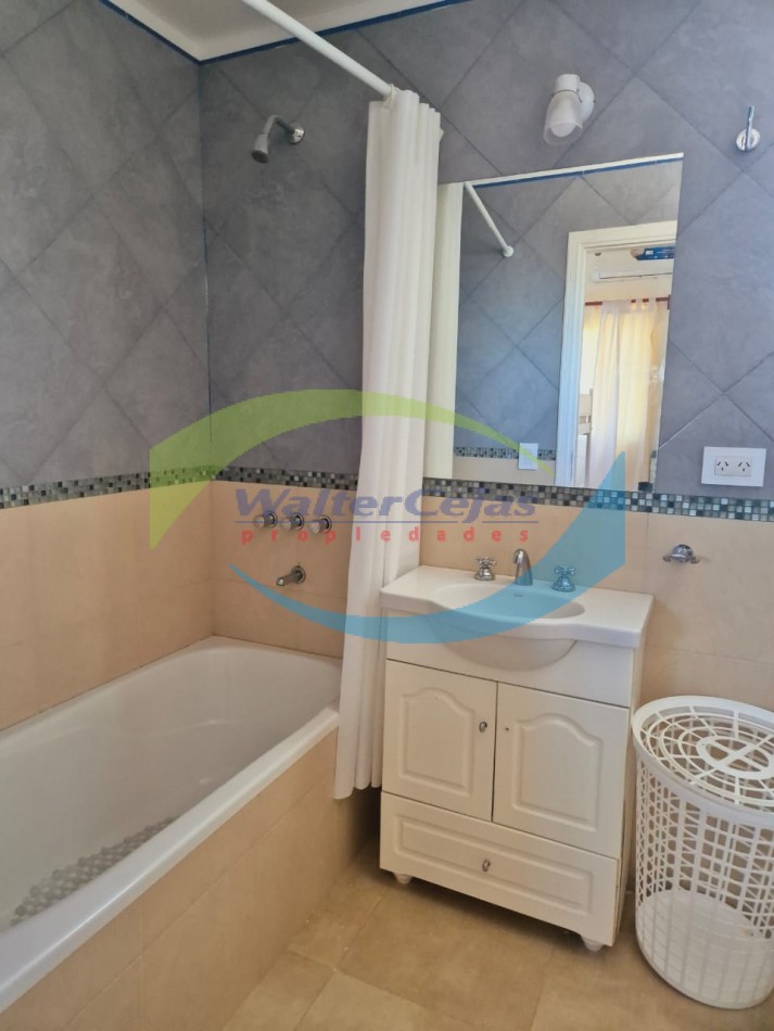 Venta de Casa con departamento en Ostende