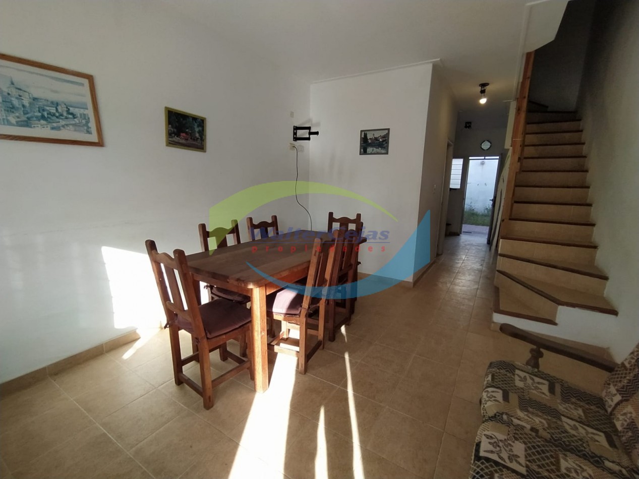 TRIPLEX 4 AMBIENTES - TODOS LOS SERVICIOS - 50 MTS DEL MAR  -  6 UNIDADES DISPONIBLES 