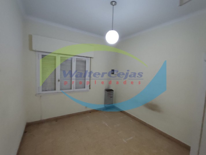 CASA A REFACCIONAR - ZONA CENTRO - SOBRE LOTE MULTIFAMILIAR / HOTELERO