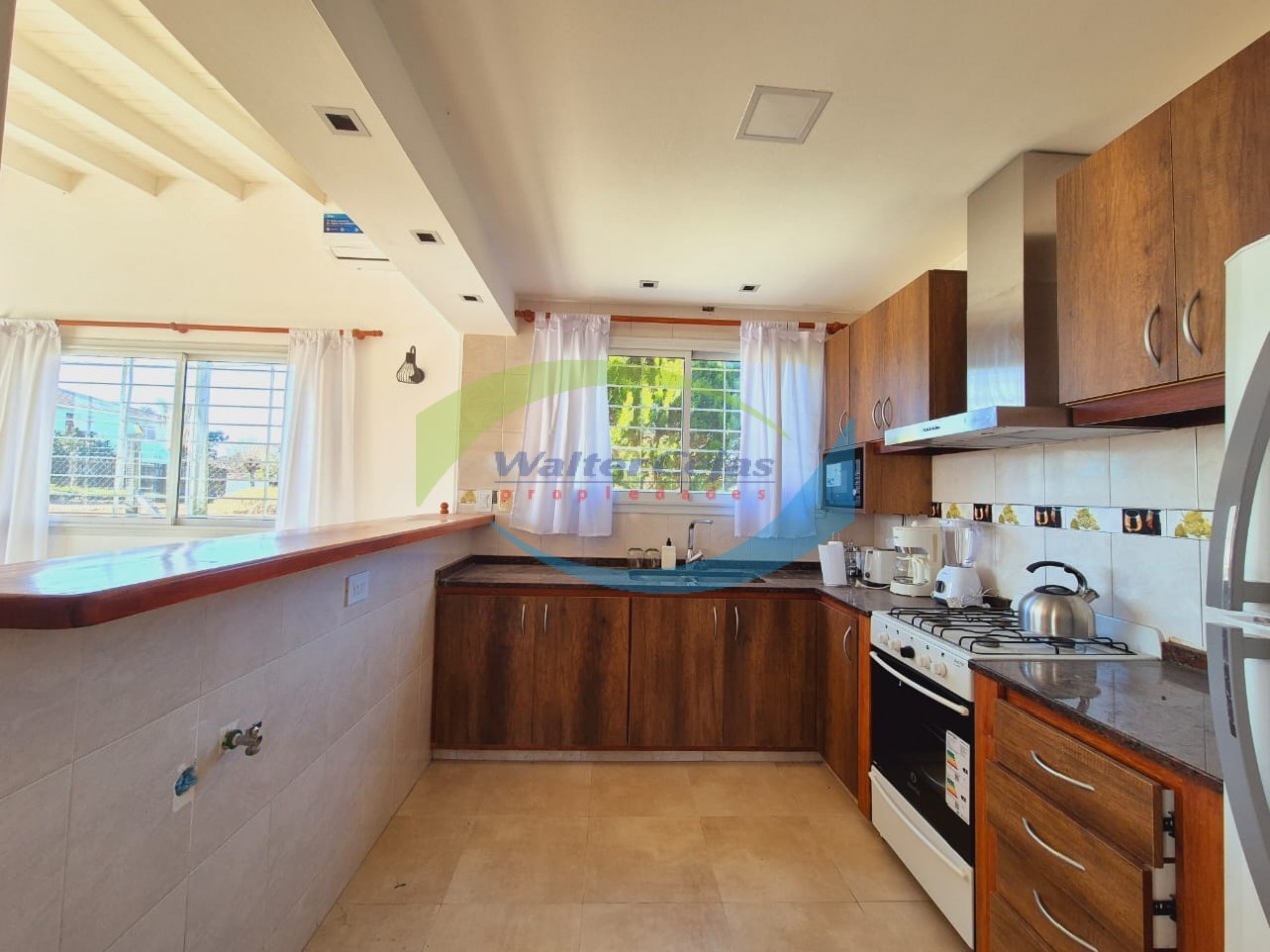 Venta de Casa con departamento en Ostende