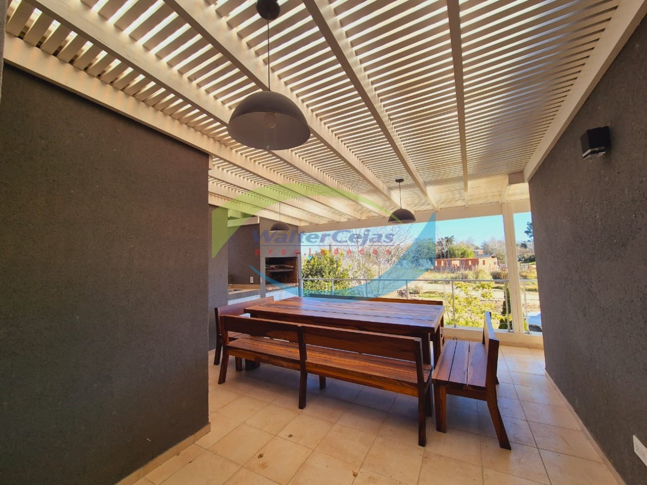 Venta de Casa con departamento en Ostende