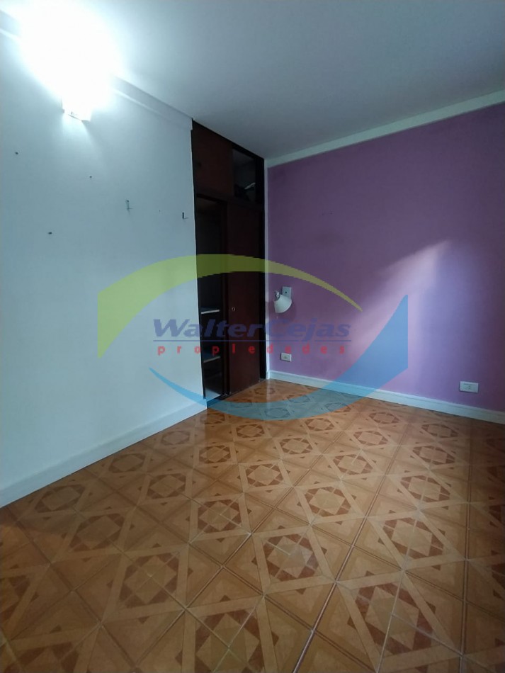 Casa 4 ambientes en Barrio la Carmencita 