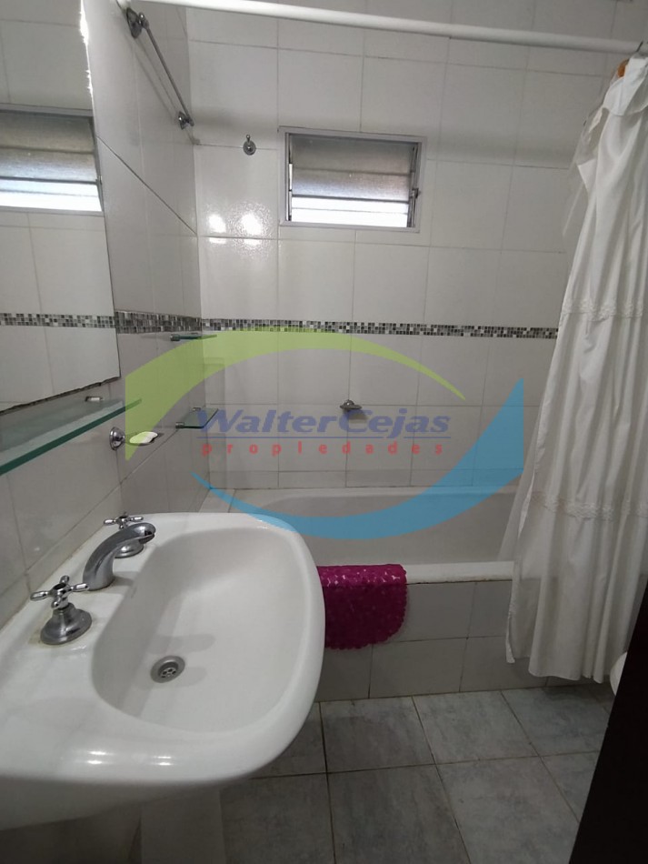 CHALET 4 AMBIENTES C/ 2 GARAGE EN ZONA CENTRICA