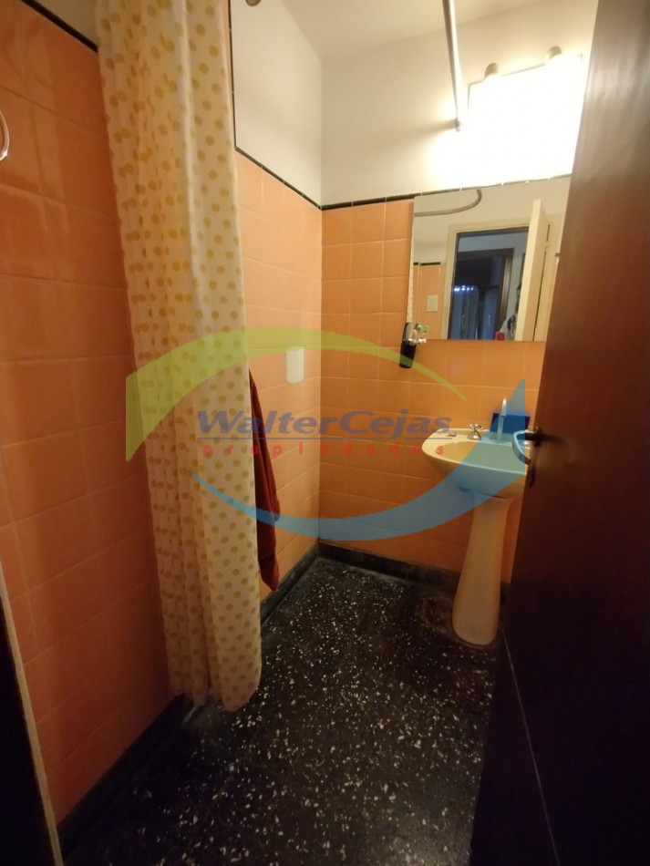 CASA EN VENTA SOBRE LOTE MULTIFAMILIAR HOTELERO