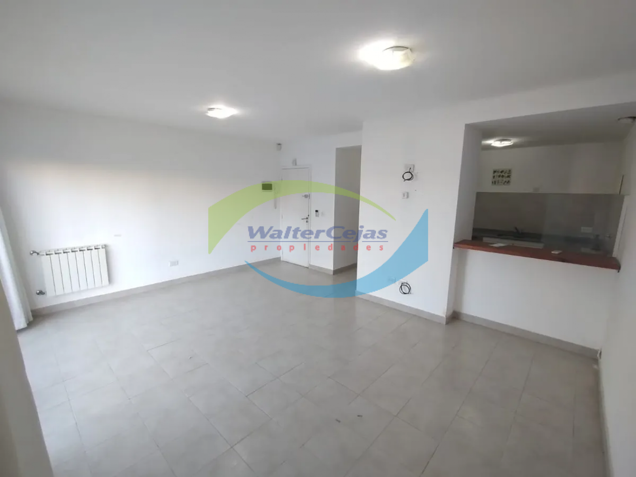 DEPARTAMENTO 2 AMBIENTES EN EL CENTRO DE GESELL - PLANTA BAJA - TODOS LOS SERVICIOS