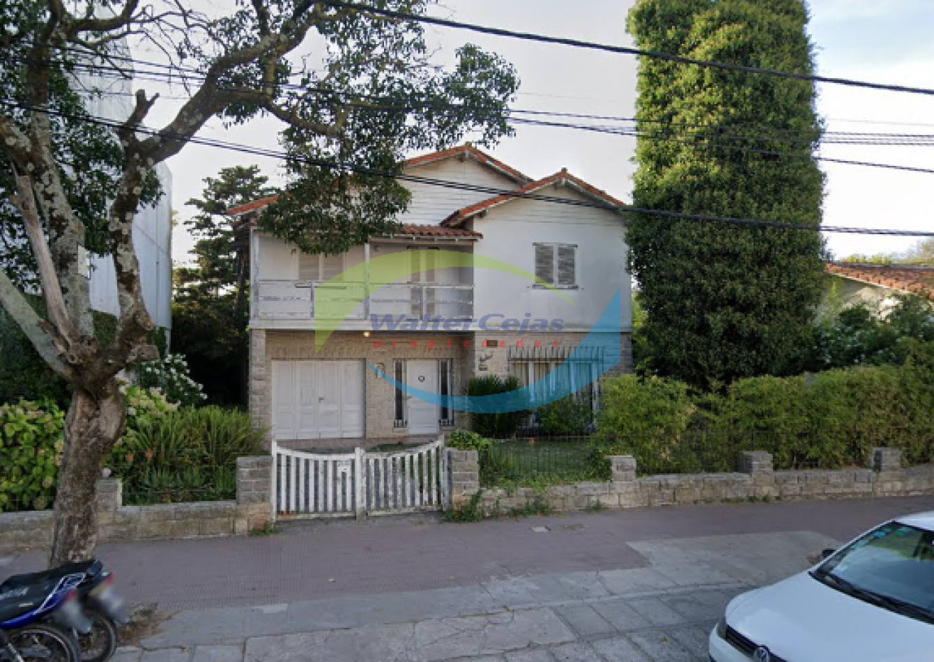 VENTA DE ICONICO CHALET EN EL CENTRO GESELINO 