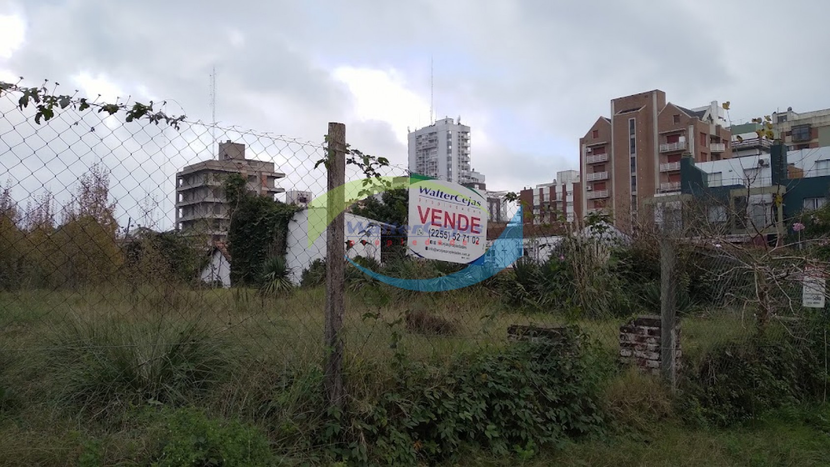 INMEJORABLE LOTE MULTIFAMILIAR COMERCIAL EN EL CORAZON DE PINAMAR