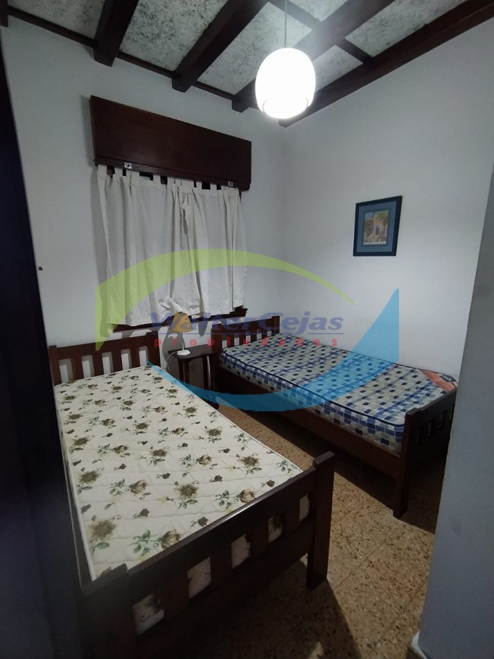 CHALET 4 AMBIENTES C/ 2 GARAGE EN ZONA CENTRICA