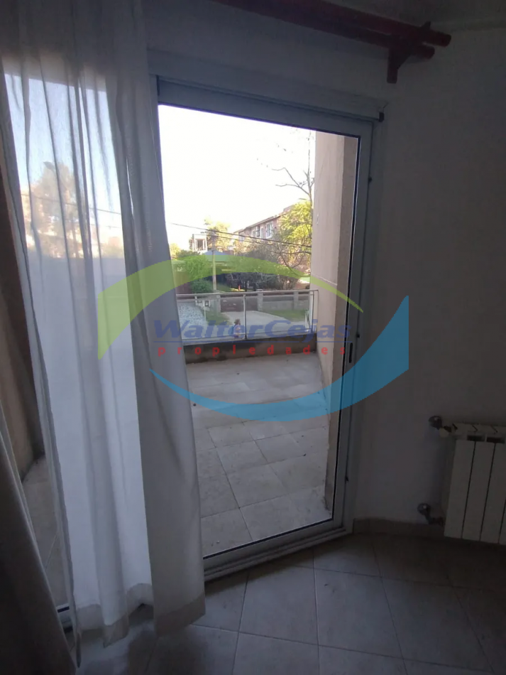 DEPARTAMENTO 2 AMBIENTES EN EL CENTRO DE GESELL - PLANTA BAJA - TODOS LOS SERVICIOS