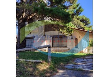 CASA A REFACCIONAR - ZONA CENTRO - SOBRE LOTE MULTIFAMILIAR / HOTELERO