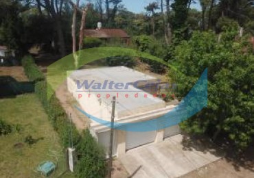 IMPORTANTE CHALET 4 AMBIENTES EN ZONA RESIDENCIAL DE GESELL - APTA CREDITO BANCARIO -