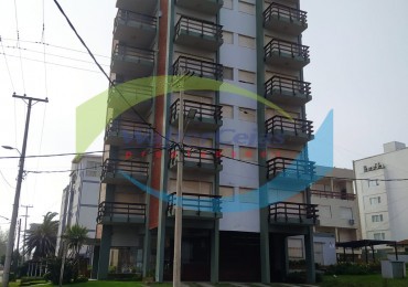 HERMOSO DEPARTAMENTO 2 AMBIENTES  EN EL CENTRO DE GESELL - COCHERA - GAS NATURAL - VISTA AL MAR